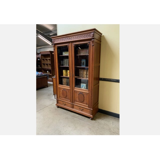 Age: circa 1910 Wood type: solid oak Condition: very good, meticulously maintained, fully restored original condition...