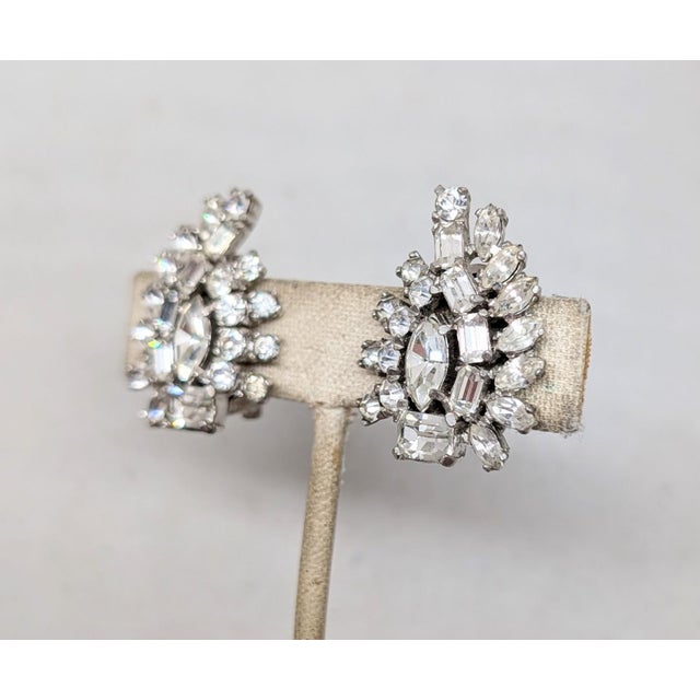 Vintage Signed Mazer Brothers Rhodium Plated Clear Rhinestone Clip Earrings-2 Pieces For Sale In Philadelphia - Image 6 of 7