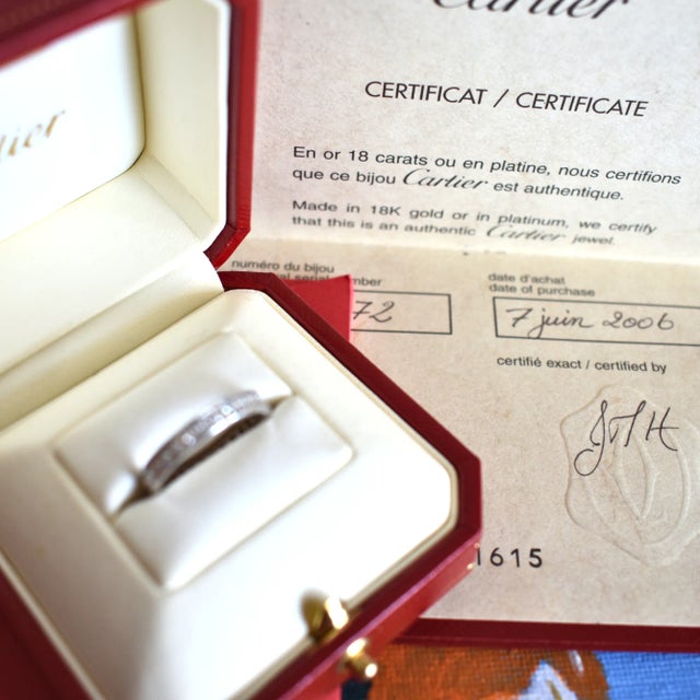 Superb eternity wedding ring from Cartier, in 18 carat white gold (750 thousandths), set with brilliant-cut diamonds all...