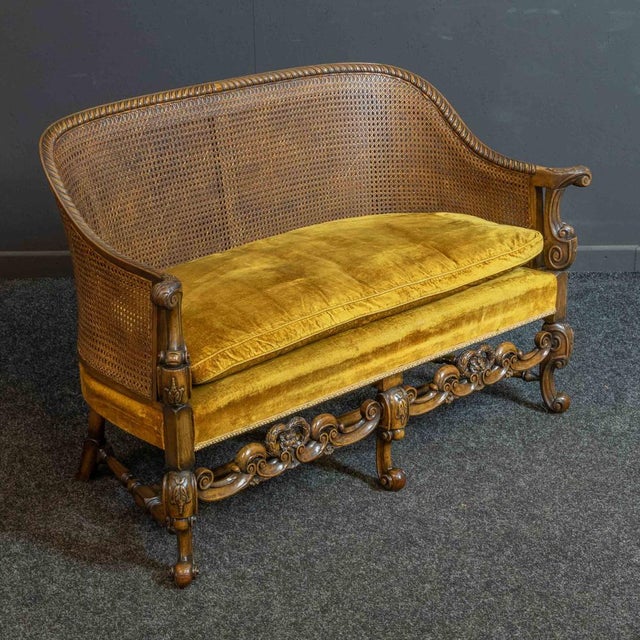 William and Mary Style Walnut Sofa, 1920s For Sale - Image 3 of 14