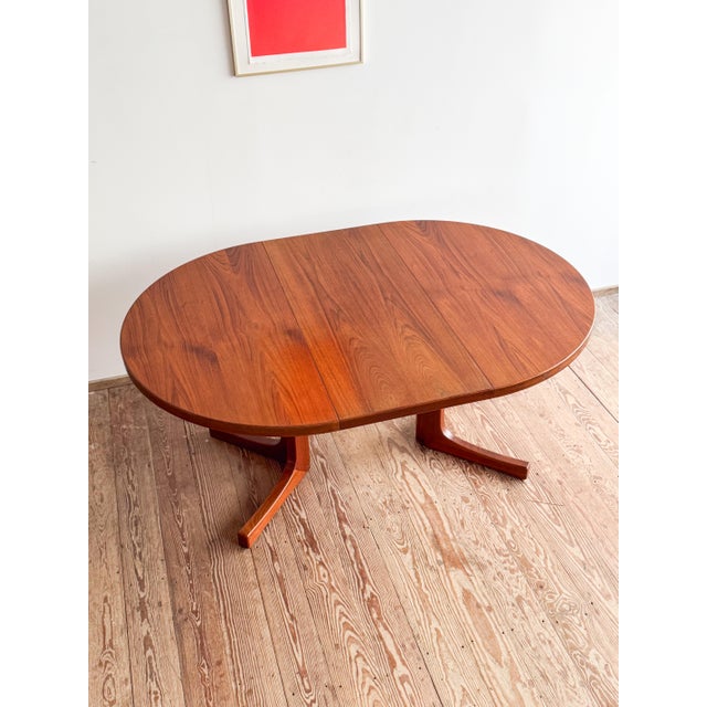Mid-Century Modern Danish Round Teak Dining Table with Extensions For Sale - Image 4 of 18