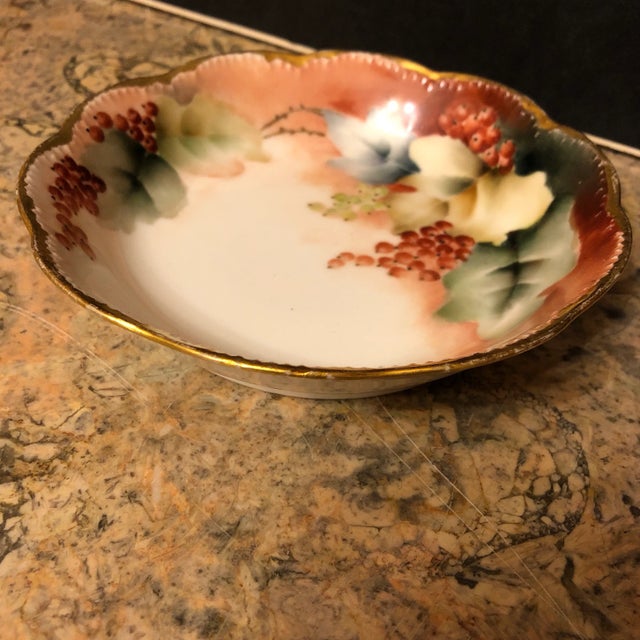 Fine Antique French Limoges Hand Painted Scalloped Bowl With Gilt Rim And Embossed Border. Haviland. France. Cranberries