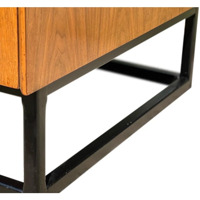 Vintage American of Martinsville Asian Inspired Square Nightstand For Sale In Philadelphia - Image 6 of 10