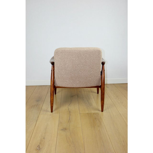 Vintage GFM 300-202 Lounge Chair in Beige Bouclé by J. Kedziorek, 1970s For Sale - Image 6 of 11
