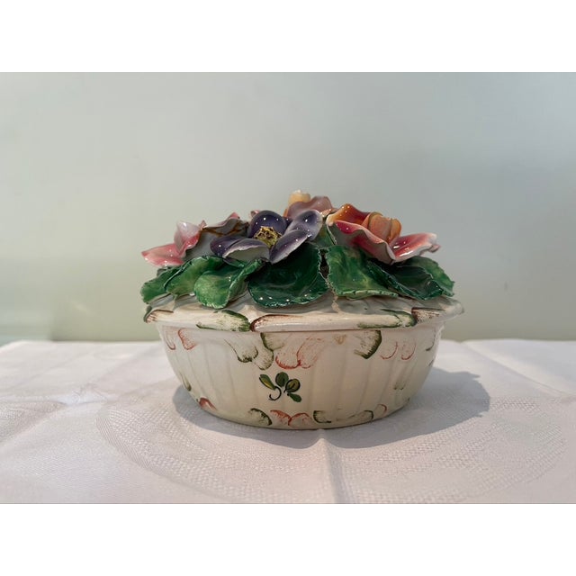 Capodimonte Mid-Century Italian Majolica Capodimonte Style Hand-Painted Floral Trinket Dish For Sale - Image 4 of 12