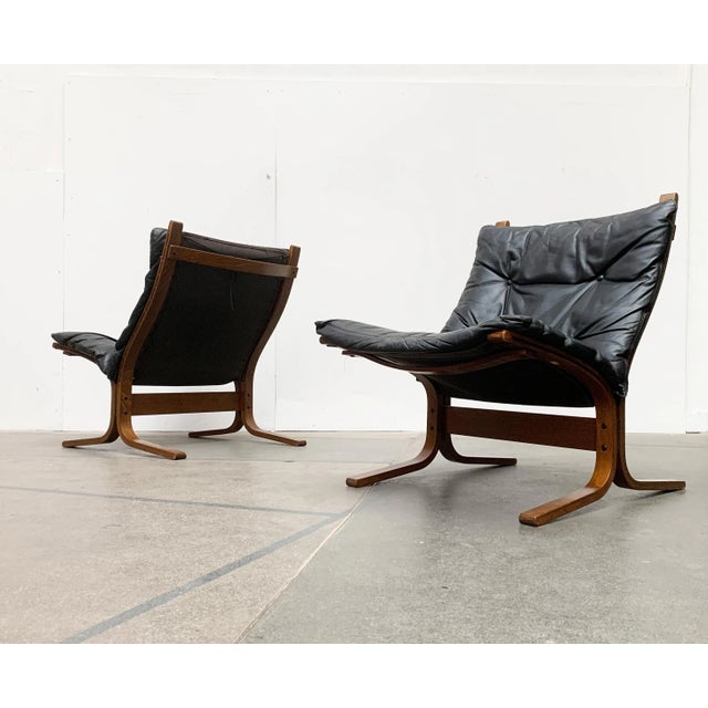Mid-Century Modern Mid-Century Norwegian Siesta Lounge Chairs and Glass Side Table Set by Ingmar Relling for Westnofa, Set of 3 For Sale - Image 3 of 18