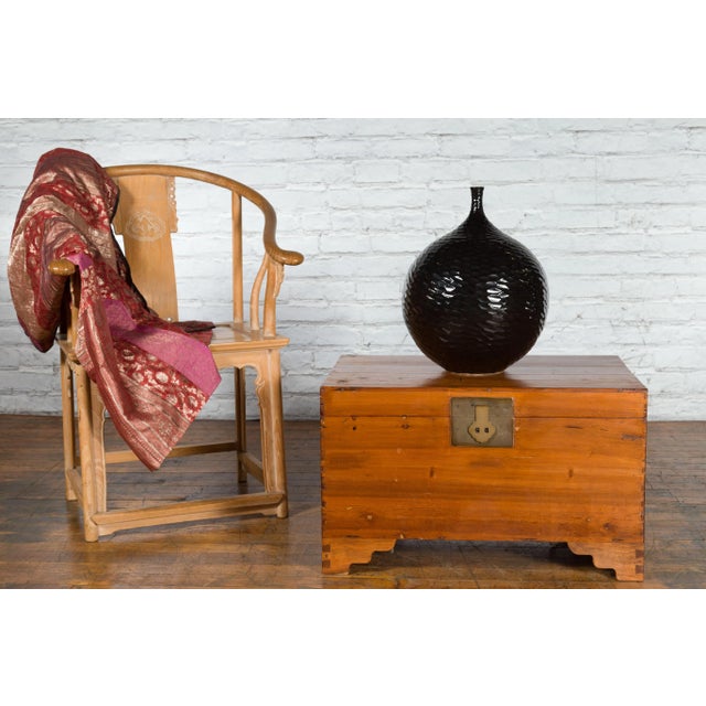 Asian Early 20th Century Chinese Late Qing Dynasty Pine Chest with Brass Hardware and Bracket Feet For Sale - Image 3 of 13