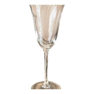 Set of 8 beautiful Vera Wang crystal wine glasses in "Classic" pattern // Wedgwood // elegant fine crystal // Formal table setting For Sale