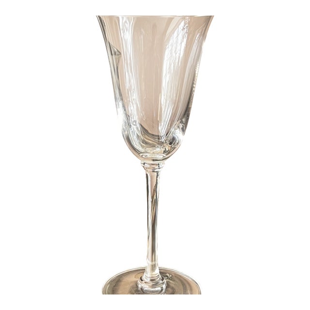Set of 8 beautiful Vera Wang crystal wine glasses in "Classic" pattern // Wedgwood // elegant fine crystal // Formal table setting For Sale