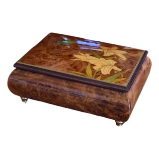 Italian Sorrento Inlaid Hummingbird Musical Box For Sale