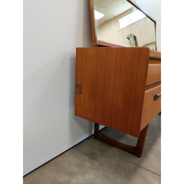 Brown Vintage Mid Century Modern Teak Dressing Table / Dresser With Mirror by William Lawrence For Sale - Image 8 of 11