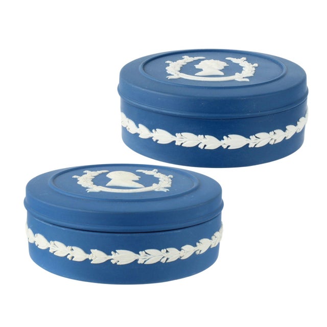 Wedgwood 1977 Queen Elizabeth Jubilee Boxes For Sale - Image 4 of 5