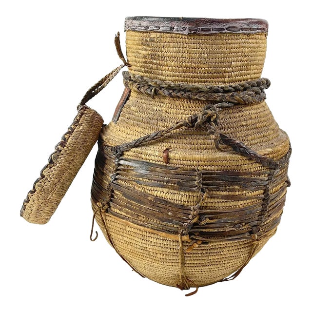 Early 20th Century Luo Basket with Lid MATTER COLLECTION For Sale