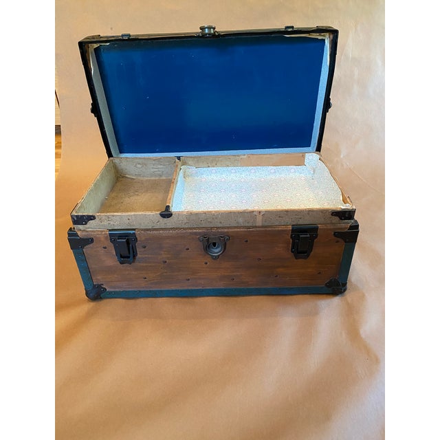 American 1920s Rogers and Madison Travel Trunk For Sale - Image 3 of 7