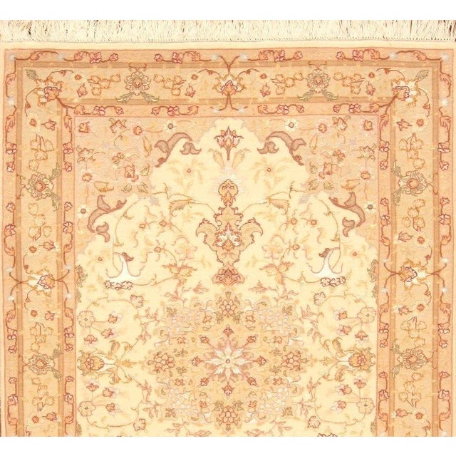 Hand-knotted oriental rug | Size: 147 cm x 105 cm | Knot density: approx. 550.000 knots/m² | Material: 93% wool, 7% silk |...