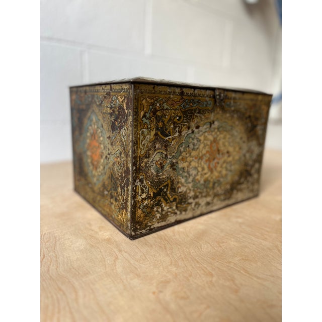 Traditional Antique Tin Biscuit Box by by h.j. Heinz 57 Company For Sale - Image 3 of 11