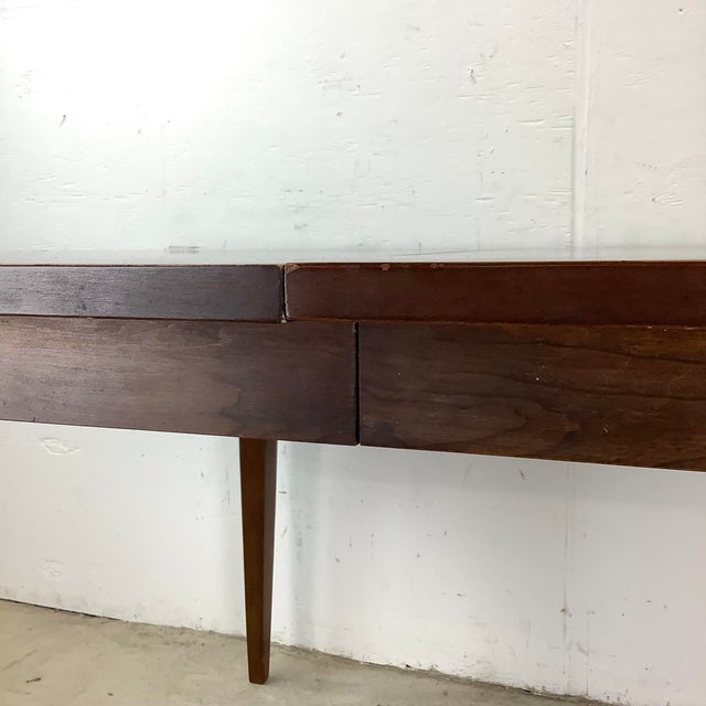 Mid-Century Modern Dining Table For Sale In Philadelphia - Image 6 of 12