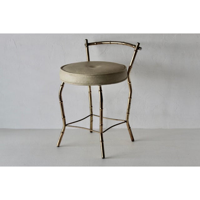 1970s Vintage 1970s George Koch Gold Finish Faux Bamboo Vinyl Padded Swivel Vanity Stool Hollywood Regency For Sale - Image 5 of 16