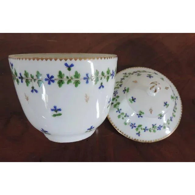 White Early 19th Century French Empire Nast Old Paris Porcelain Cornflower Sprig Sucrier Sugar Bowl For Sale - Image 8 of 11