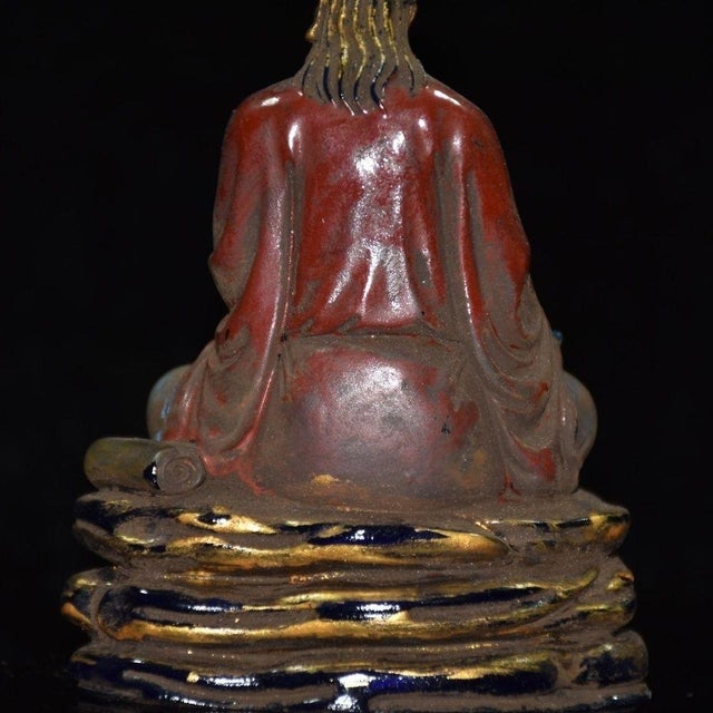 Vintage Chinese Painted Gilt Liuli Zhuge Liang Seated Scholar Statue, Chinoiserie Decor Sculpture For Sale - Image 9 of 9