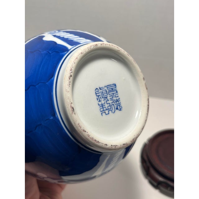 1970s 1970's Chinese Jingdezhen Blue and White Hawthorn Pattern Double Gourd Porcelain Vase 9" For Sale - Image 5 of 7