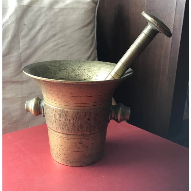 French Country Vintage Early 1900's Hand Hammered European Brass Mortar and Pestle For Sale - Image 3 of 4