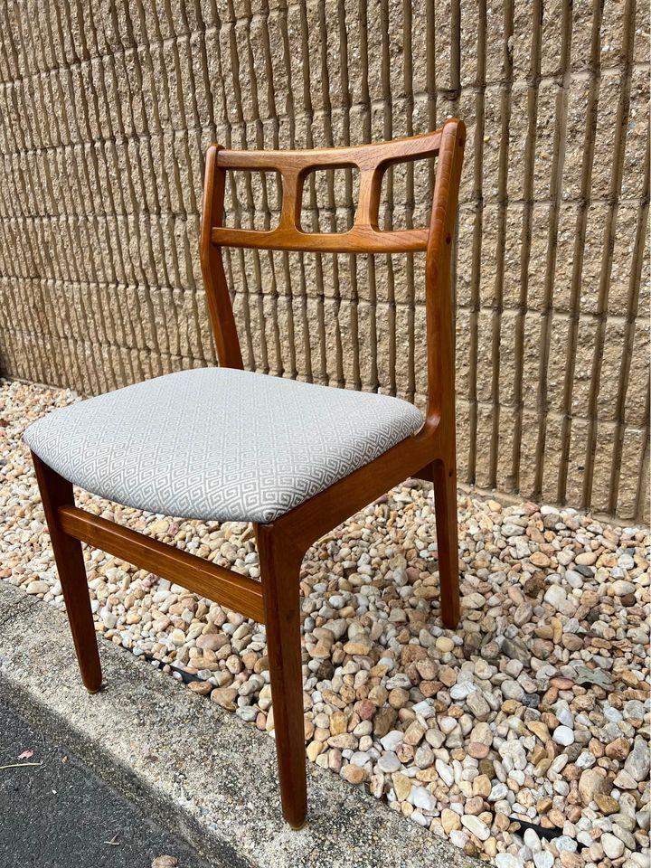 Late 20th Century D-Scan Set of Four Mid Century Teak Dining