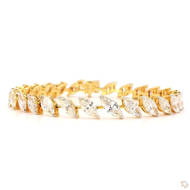 Modern 14 Carat Marquise Cut Diamond Gold Bracelet For Sale - Image 3 of 9