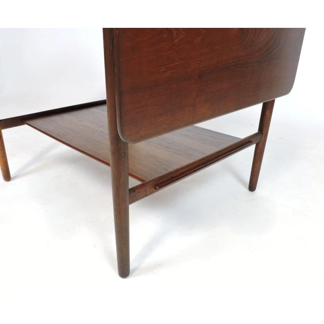 1950s Hans Wegner Danish Modern Teak & Oak Drop Leaf End Table for Andreas Tuck For Sale - Image 10 of 13