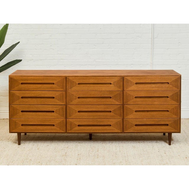 Wood Mid 20th Century American of Martinsville Twelve Drawer Dresser For Sale - Image 7 of 11