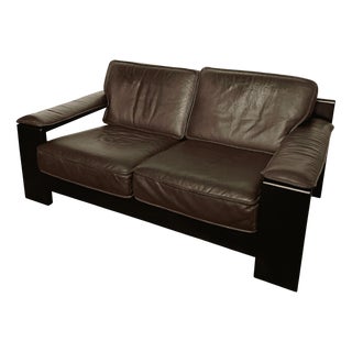 Brutalist 2-Seater Sofa in Stained Oak and Leather from Leolux, 1970s For Sale