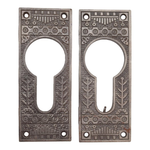 Pair of Antique 5.375 In. Cast Iron Aesthetic Pocket Door Pulls For Sale