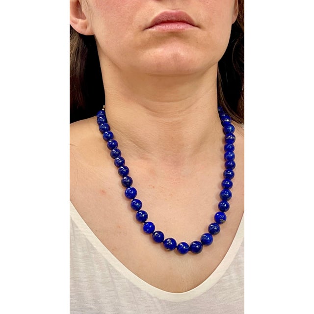 Vintage Lapis Lazuli Single Strand Necklace with 14 Karat Yellow Gold Lobster For Sale - Image 13 of 18