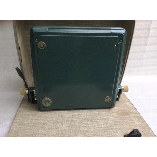 Vintage Deluxe 1522 Typewriter from Brother For Sale - Image 10 of 15