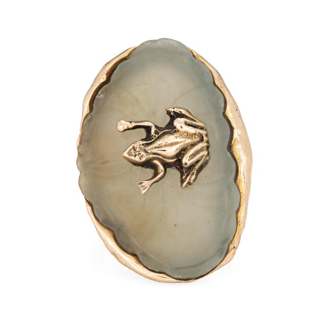 Modern 70s Vintage Agate Frog on Lilypad Ring 14k Yellow Gold Size 9 Fine Cocktail Jewelry For Sale - Image 3 of 7