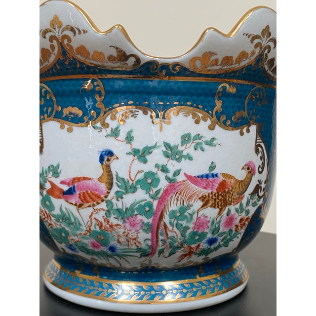 Ceramic 1980s Chinoiserie Porcelain Cachepot With Peacocks For Sale - Image 7 of 12