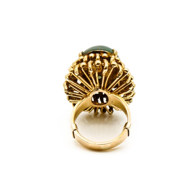 1970s Vintage 14k/18k Yellow Gold Chrysoprase Statement Ring Size 6.5 For Sale - Image 4 of 7