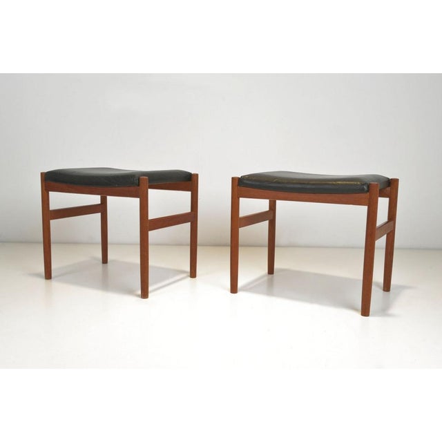 Teakholz Designer: Hugo Frandsen Year: 1960 Manufacturer: Spøttrup Stolefabrik Country: Denmark Measurements: H 44 cm W 53...