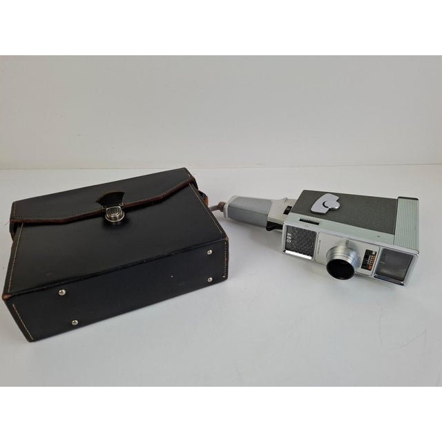 Meopta A8G Czechoslovak Handheld Film Movie Camera with Original Case, 1960 For Sale - Image 12 of 18