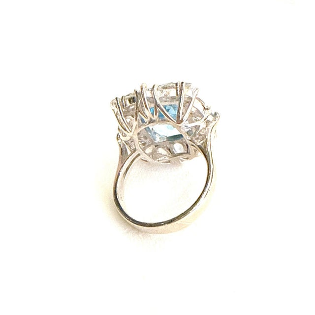 Bochic "Capri" Vintage Blue Topaz Ring Set In 18K Gold & Silver For Sale - Image 4 of 18