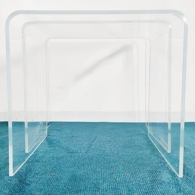 Mid-Century Italian Space Age Acrylic Glass Nesting Tables, 1970s, Set of 2 For Sale - Image 6 of 9
