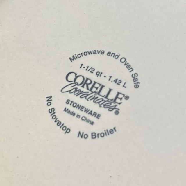 Ceramic Vintage 1.5 & 2.5 Qt Round Covered Casserole Dishes Set - Country Cottage (Corelle) For Sale - Image 7 of 7