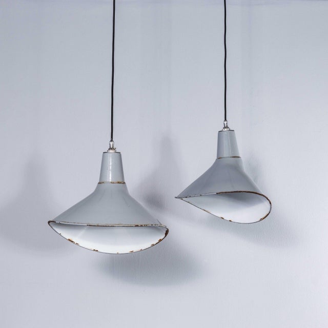 Black Industrial Grey Benjamin Crysteel Enamelled Parabolic Lamps, 1950s, Set of 2 For Sale - Image 8 of 15