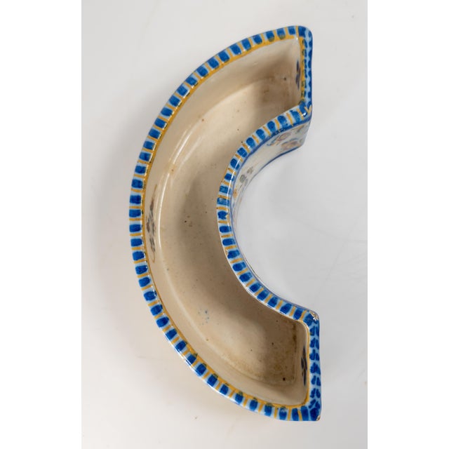 20th Century Spanish or Mexican Talavera Majolica Faience Demilune Bowl For Sale In New York - Image 6 of 10