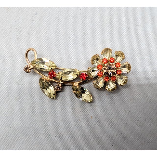 1950s Vintage 1950s Signed Kramer Ny Faux-Citrine Flower Brooch For Sale - Image 5 of 9