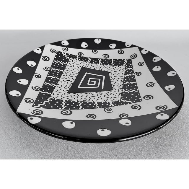 Postmodern Memphis Style Charger Platter by Rita Duvall, 1991 For Sale - Image 4 of 5