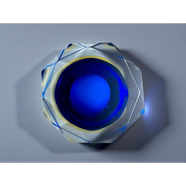 Glass Sommerso Murano Glass Ashtray attributed to Flavio Poli for Seguso, 1970s For Sale - Image 7 of 9
