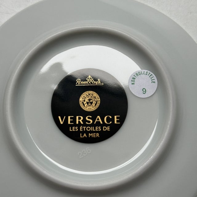 Rosenthal Etoiles de la Mer Plates by Versace for Rosenthal, 2000s, Set of 2 For Sale - Image 4 of 8