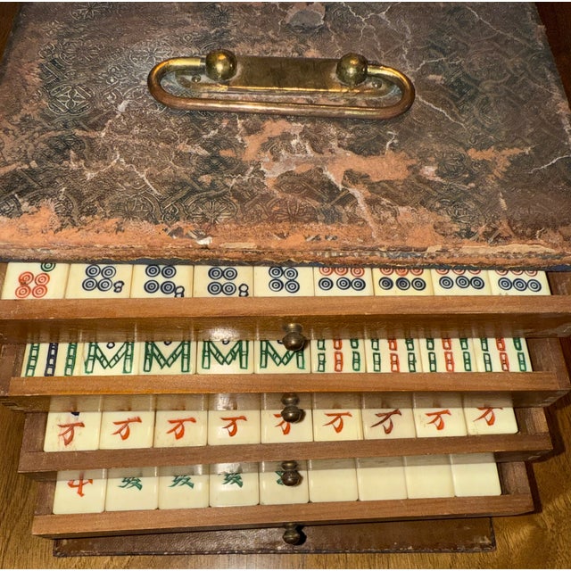 Beautiful Antique Chinese Mahjong Game Set in Stunning Dovetailed Wood, Leather & Brass Case For Sale - Image 10 of 18