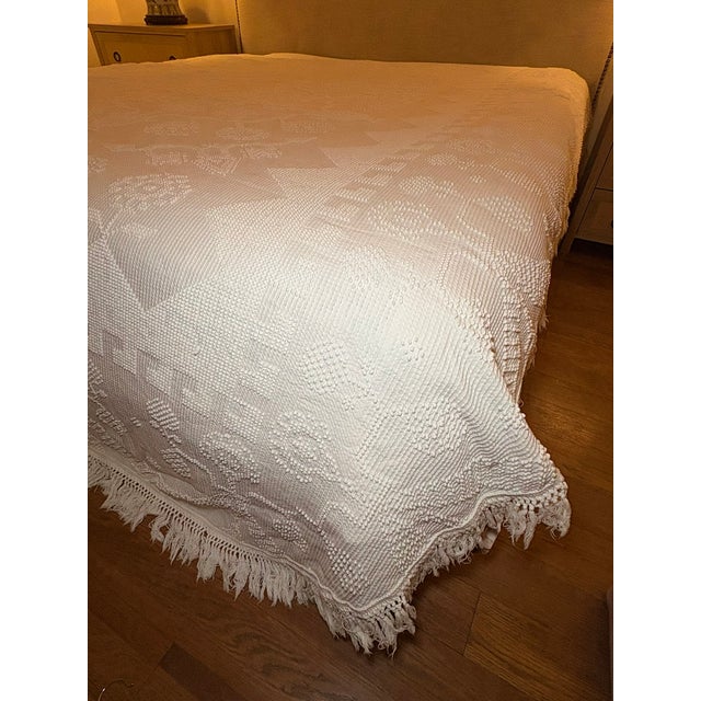 Vintage Bates George Washington’s Choice White Chenille Hobnail Bedspread With Fringe Queen For Sale - Image 9 of 17